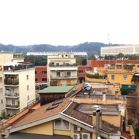 Ponte Milvio View * Rom